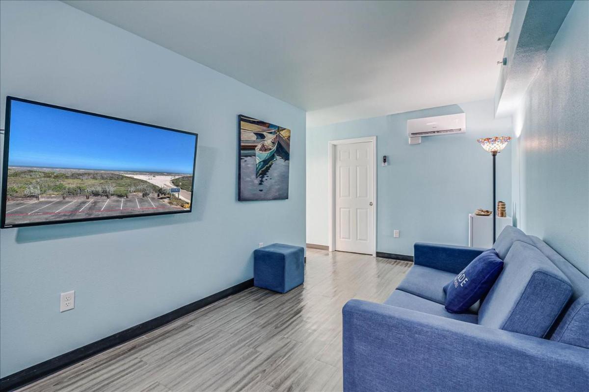 Seaside Boutique Hotel, Waves At Your Doorstep Port Aransas Exterior photo